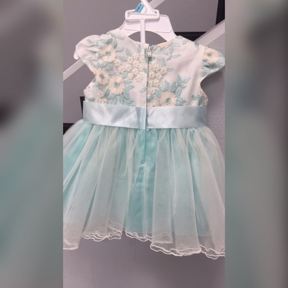 Baby Girl Dress 6-9 Months - Picture 3 of 3